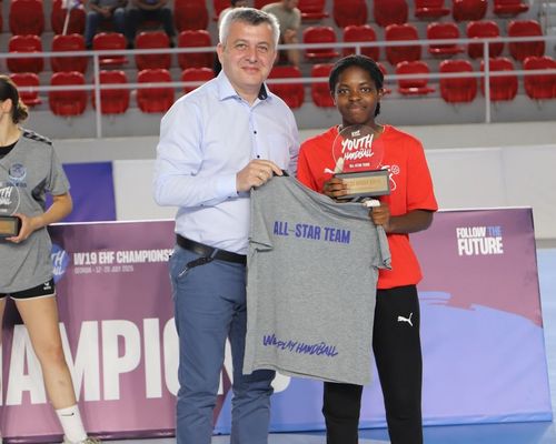Women’s 19 EHF Championship 2025 a Georgien 🇬🇪 - D'Anne ass am All Star Team