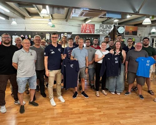 E neit Ekipement vun eisem Partner Peters Sports fir d'FLH Arbitteren